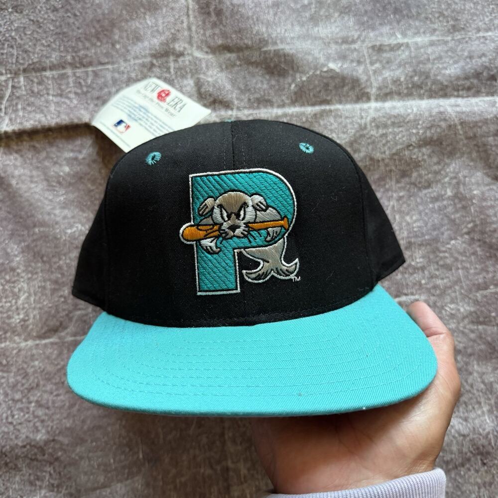 NWT Men's Vintage 90's New Era Portland Sea Dogs Black Plain Logo Snapback Hat